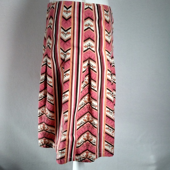 Ann Taylor Loft Skirt Chevron and Stripes Size 4 - Picture 3 of 7